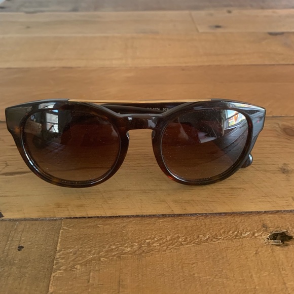 Dolce and Gabbana sunglasses - Picture 3 of 7